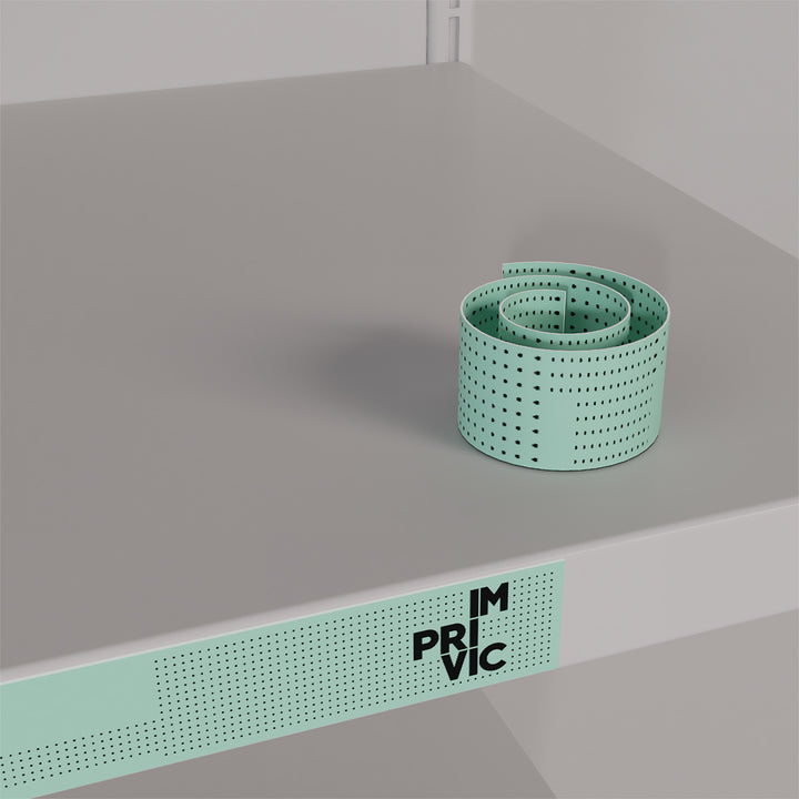 Tira lineal de PLV con publicidad impresa, fácil de colocar en estanterías para destacar productos.