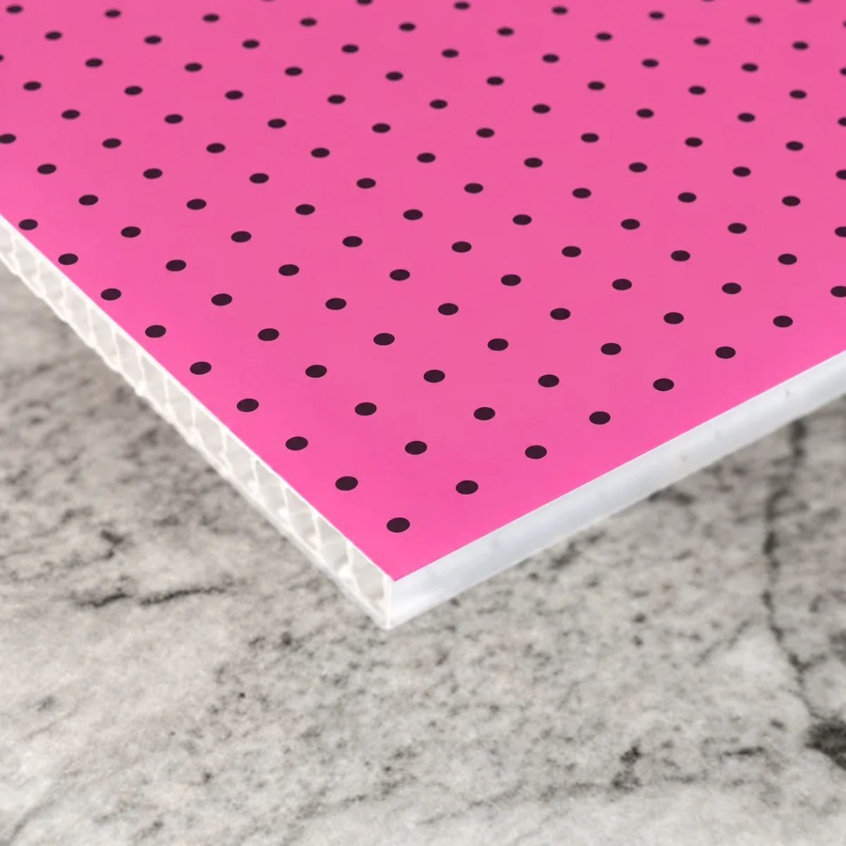 Plancha de polipropileno celular impreso, detalle del canto