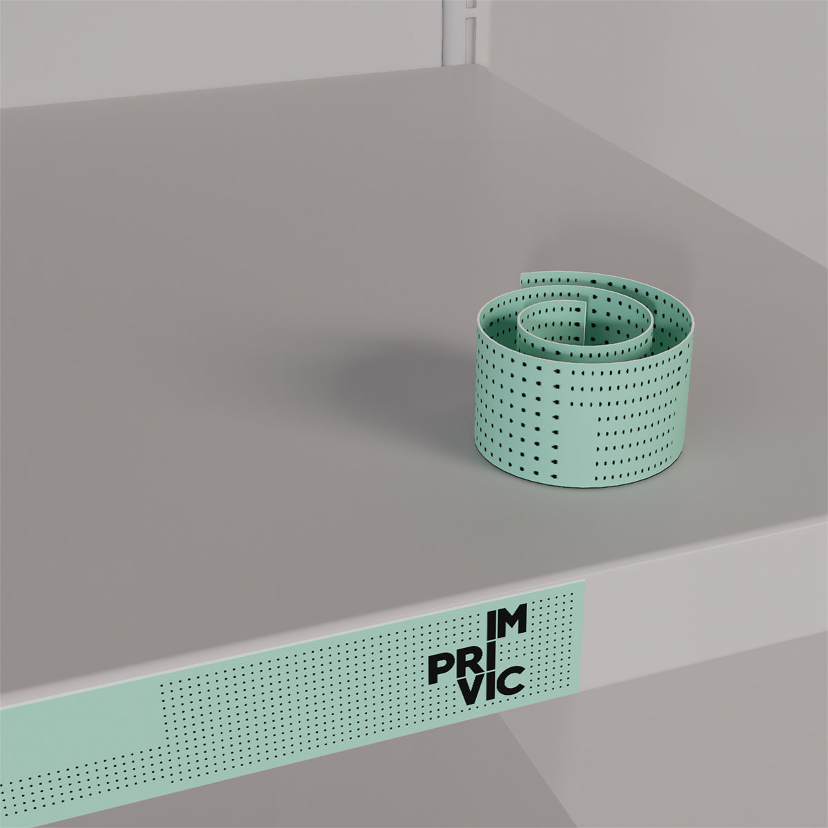 Tira lineal de PLV con publicidad impresa, fácil de colocar en estanterías para destacar productos.