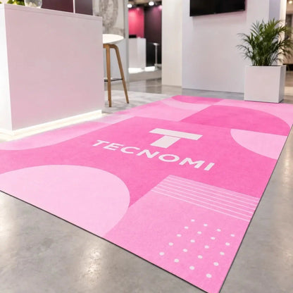 Alfombra vinílica impresa personalizada en un stand de feria