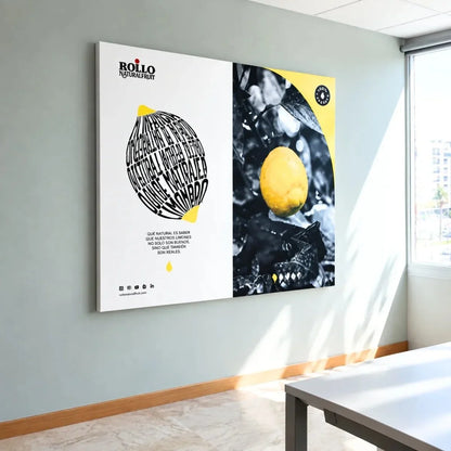 Cuadros decorativos en cartón pluma Kapa Plast impreso colgados en una pared