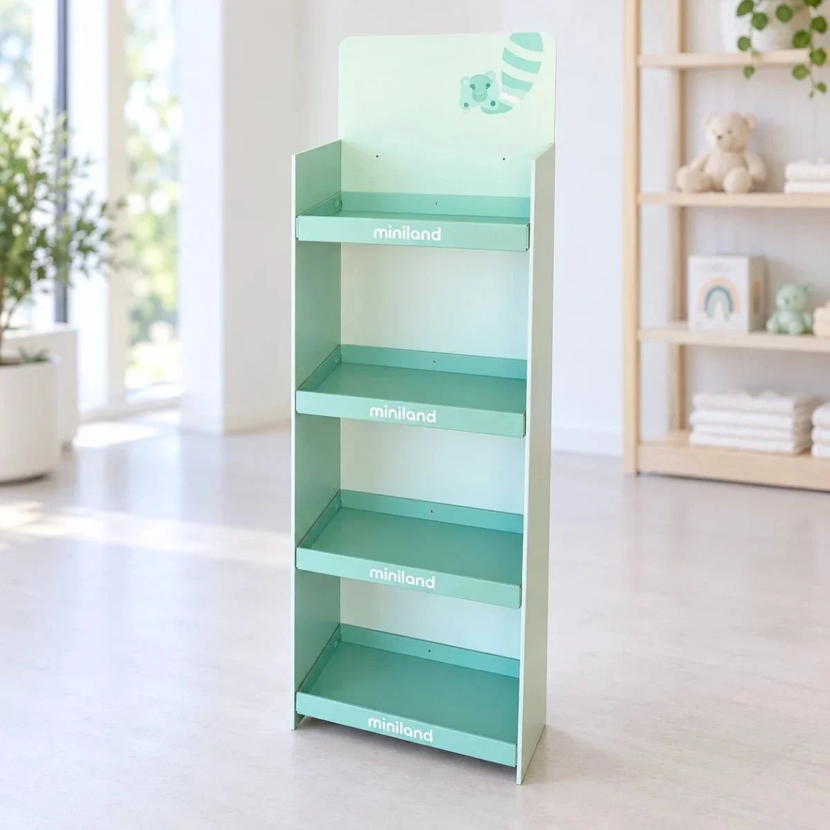 Expositor de cartón microcanal impreso en una tienda de decoración infantil