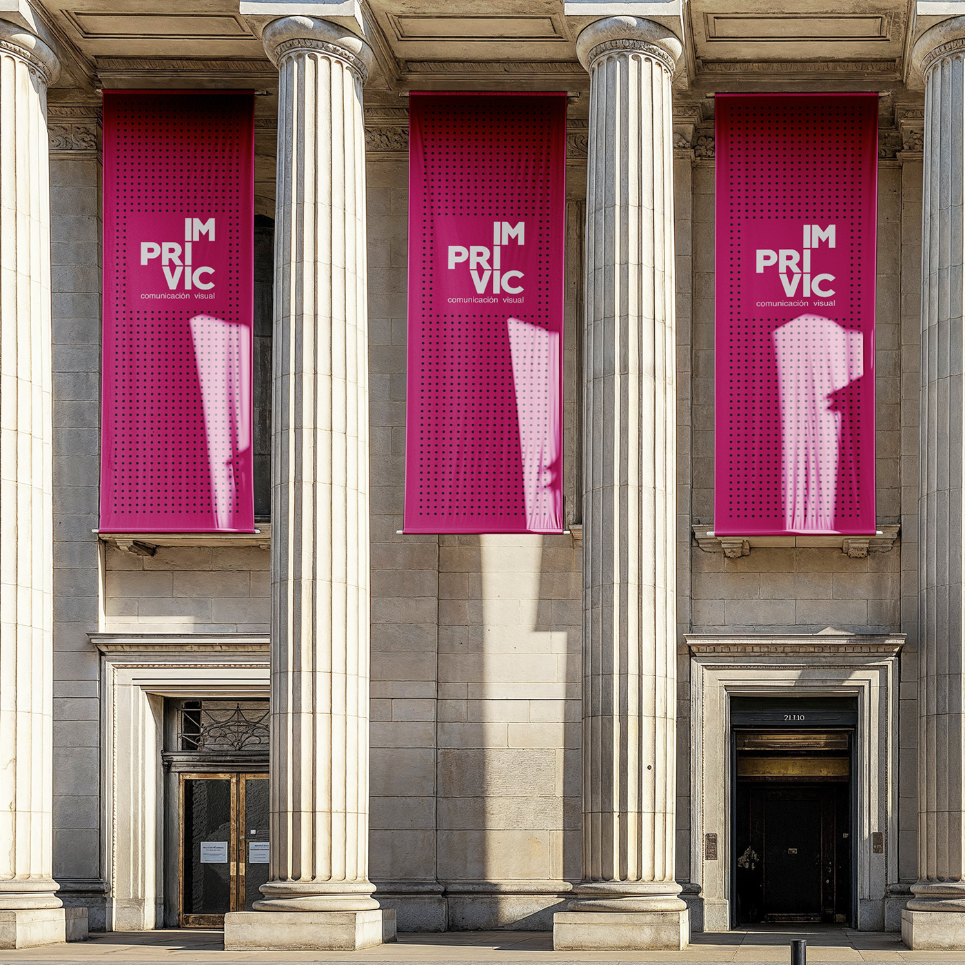 Lona frontlit personalizada impresa en gran formato para publicidad exterior.