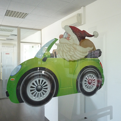 Vinilo adhesivo de fácil aplicación sin burbujas. Ideal para campañas temporales, escaparates y decoración interior. Reposicionable y removible sin dejar residuos.