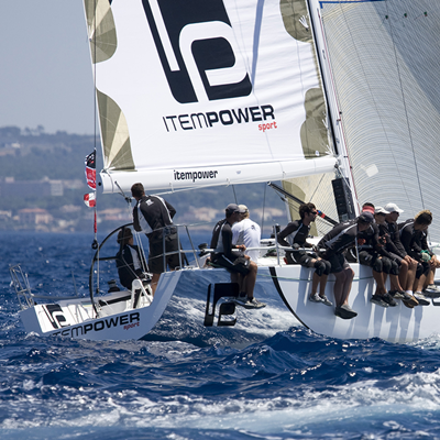 Vinilo adhesivo fundición especial para rotulación de coches y flotas.